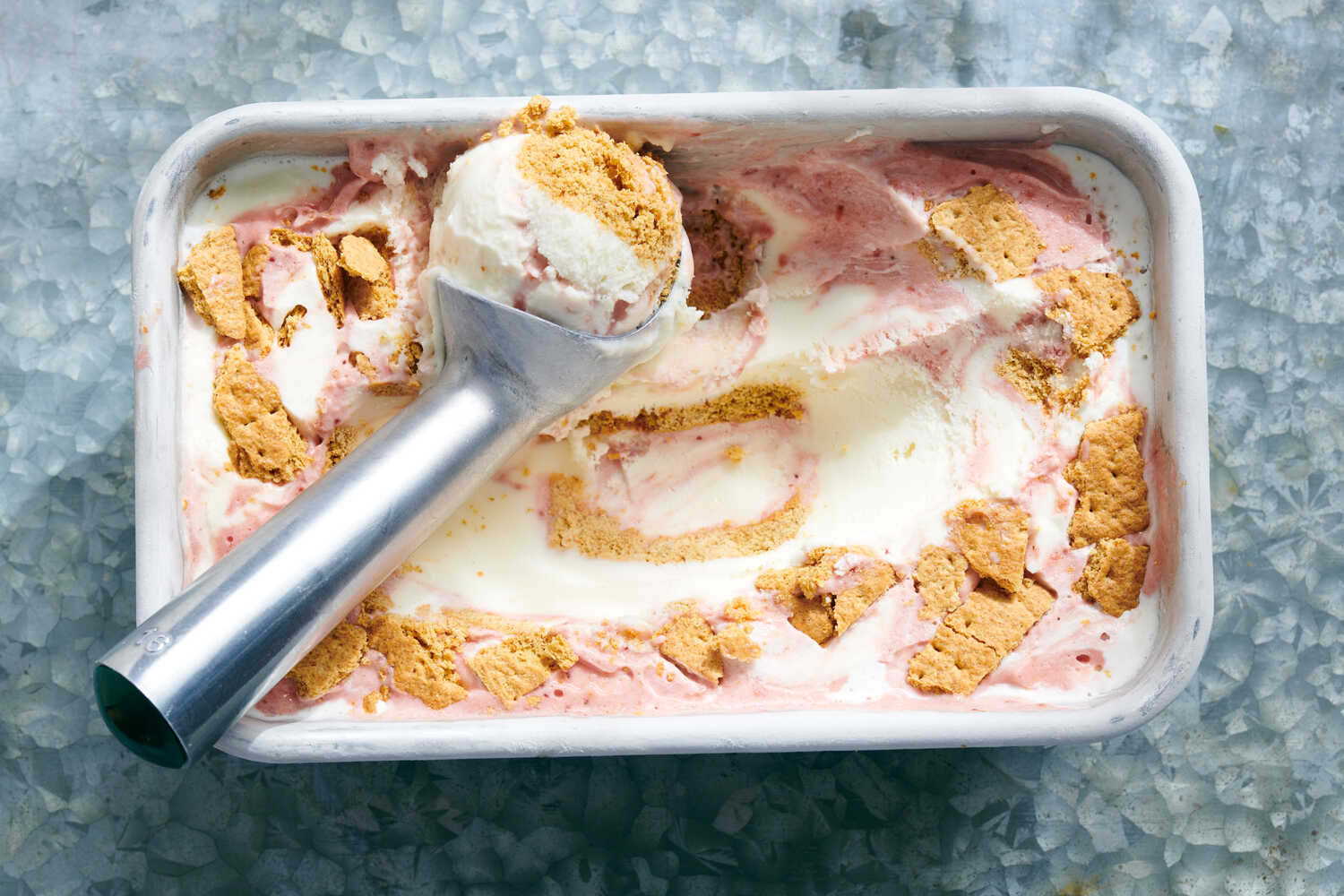 Your Guide to Velvety Strawberry Cheesecake Swirl Ice Cream